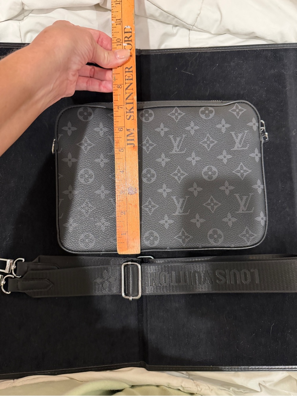Louis Vuitton Gray Monogram Messenger Bag with Adjustable Strap - Picture 11 of 11